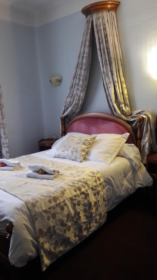 Logis Hotel Et Restaurant Du Dauphin Се Экстерьер фото