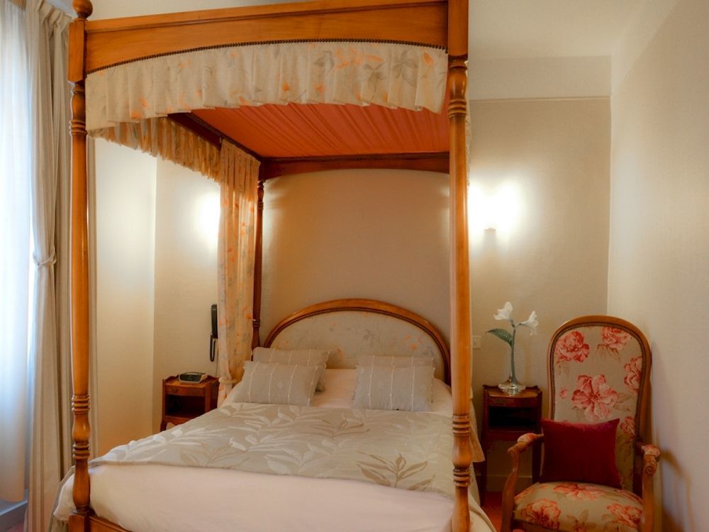 Logis Hotel Et Restaurant Du Dauphin Се Экстерьер фото